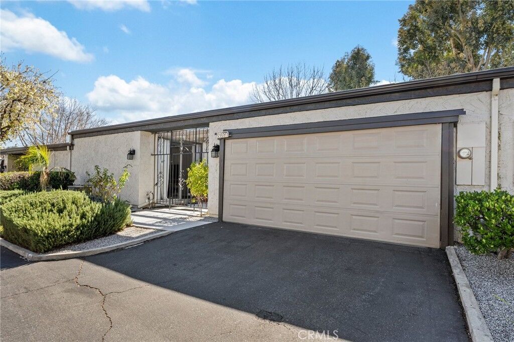 Property Photo:  26061 Bonita Vista Court  CA 92586 
