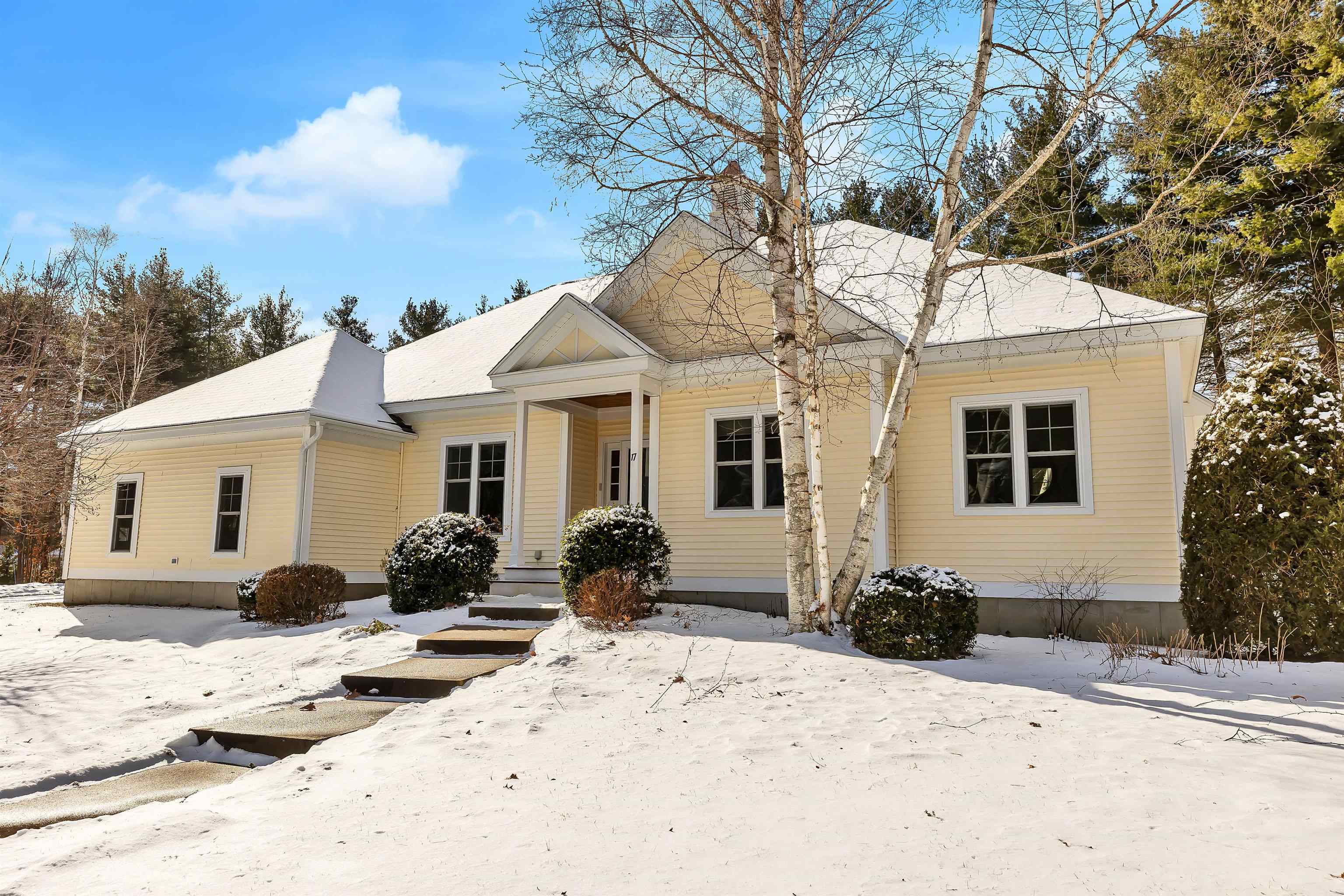 Property Photo:  17 Heron Cove Drive  NH 03054 