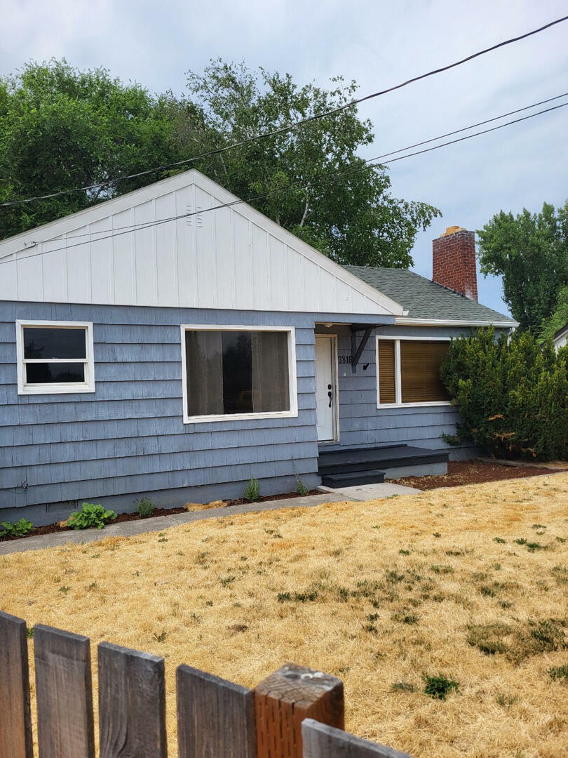 Property Photo:  3816 Bristol Avenue  OR 97603 