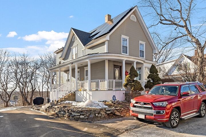 Property Photo:  92 Ash St  MA 01440 