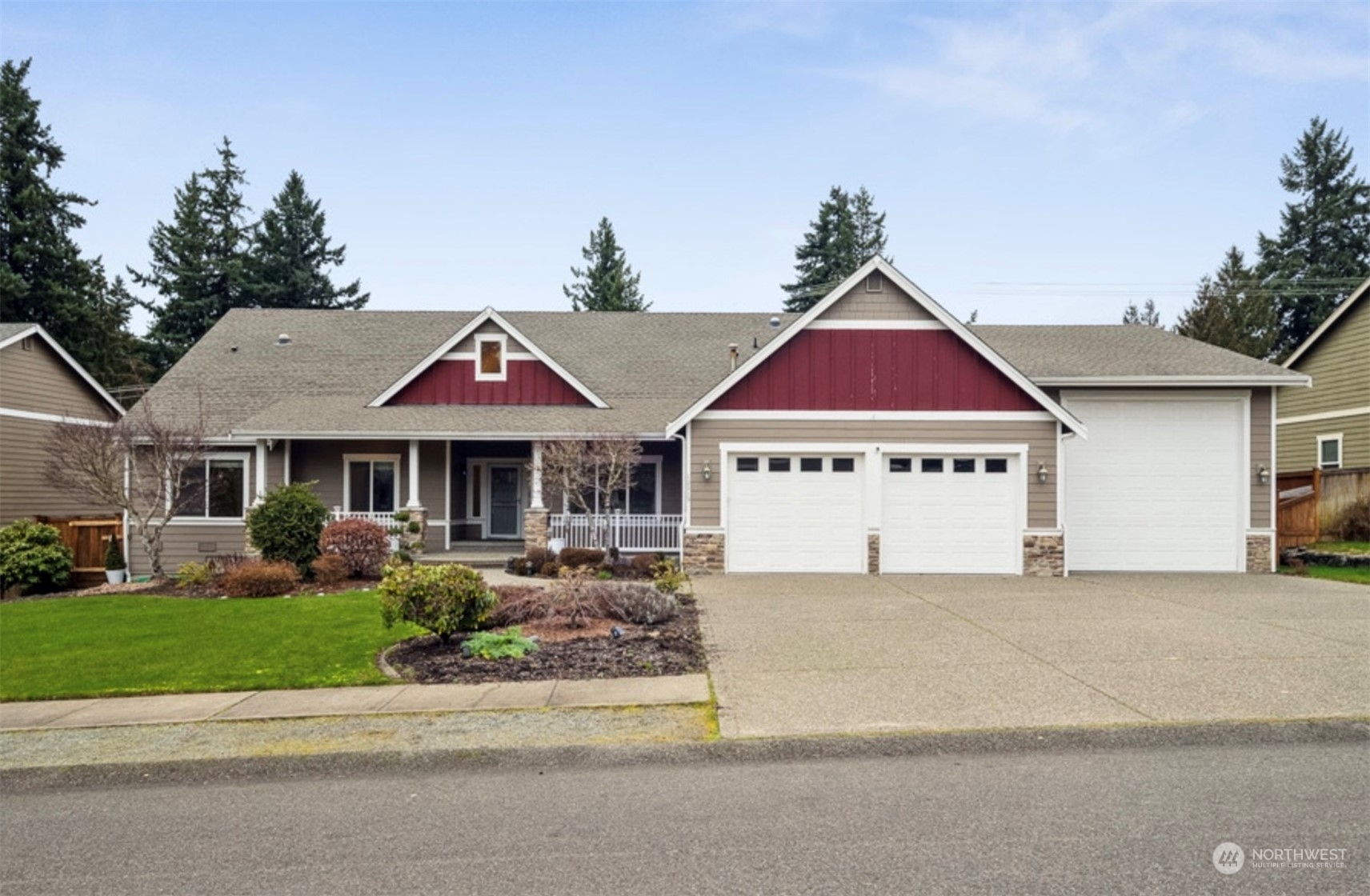 Property Photo: 10915 E 152nd Court E WA 98374