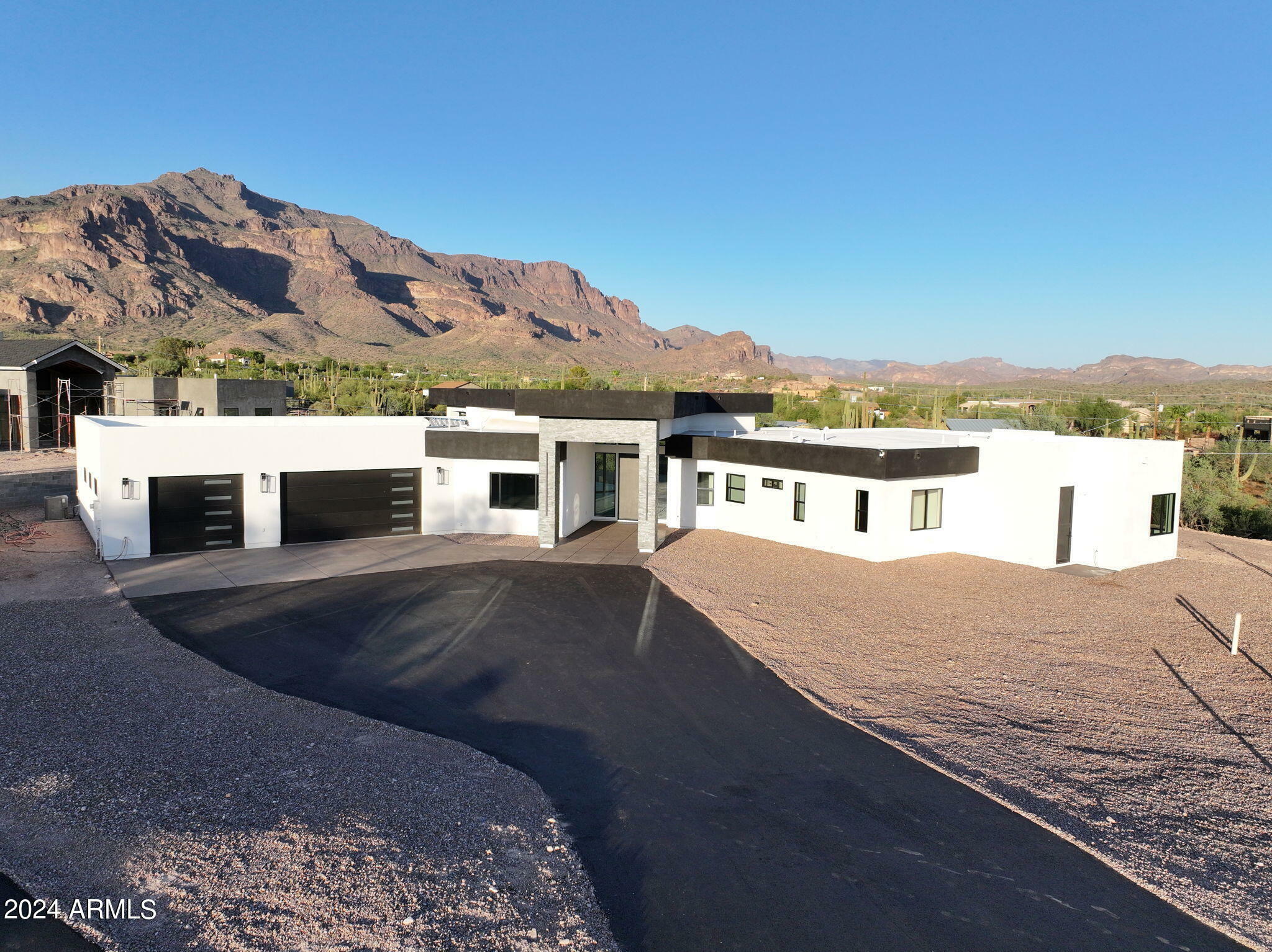Property Photo: 3525 S Kings Ranch Court 4 AZ 85118