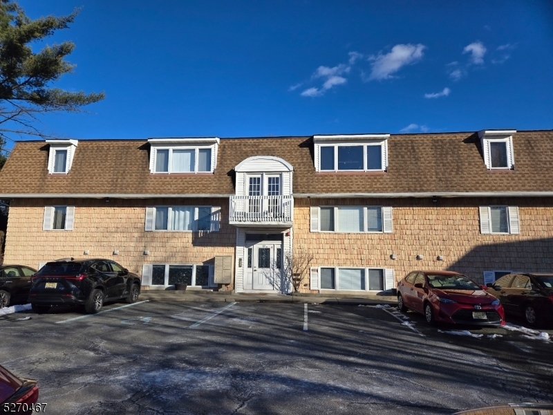 Property Photo: 89 Kansas St 2C NJ 07601