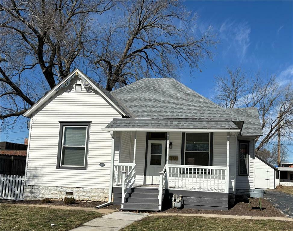 212 E Park Street  Gardner KS 66030 photo