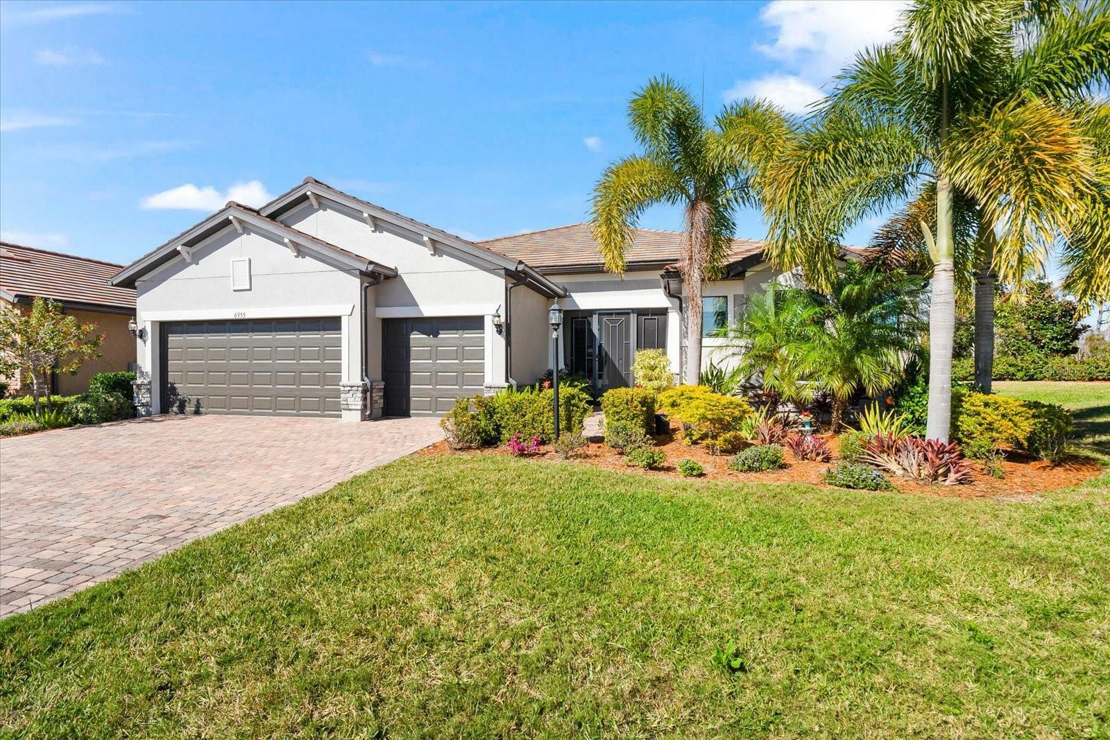 Property Photo:  6955 Gosport Cove  FL 34202 