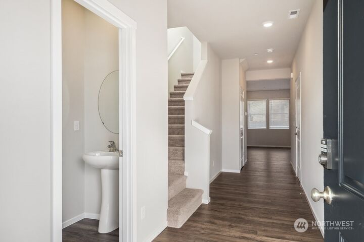 Property Photo:  1707 Moran Avenue Wh 24  WA 98290 