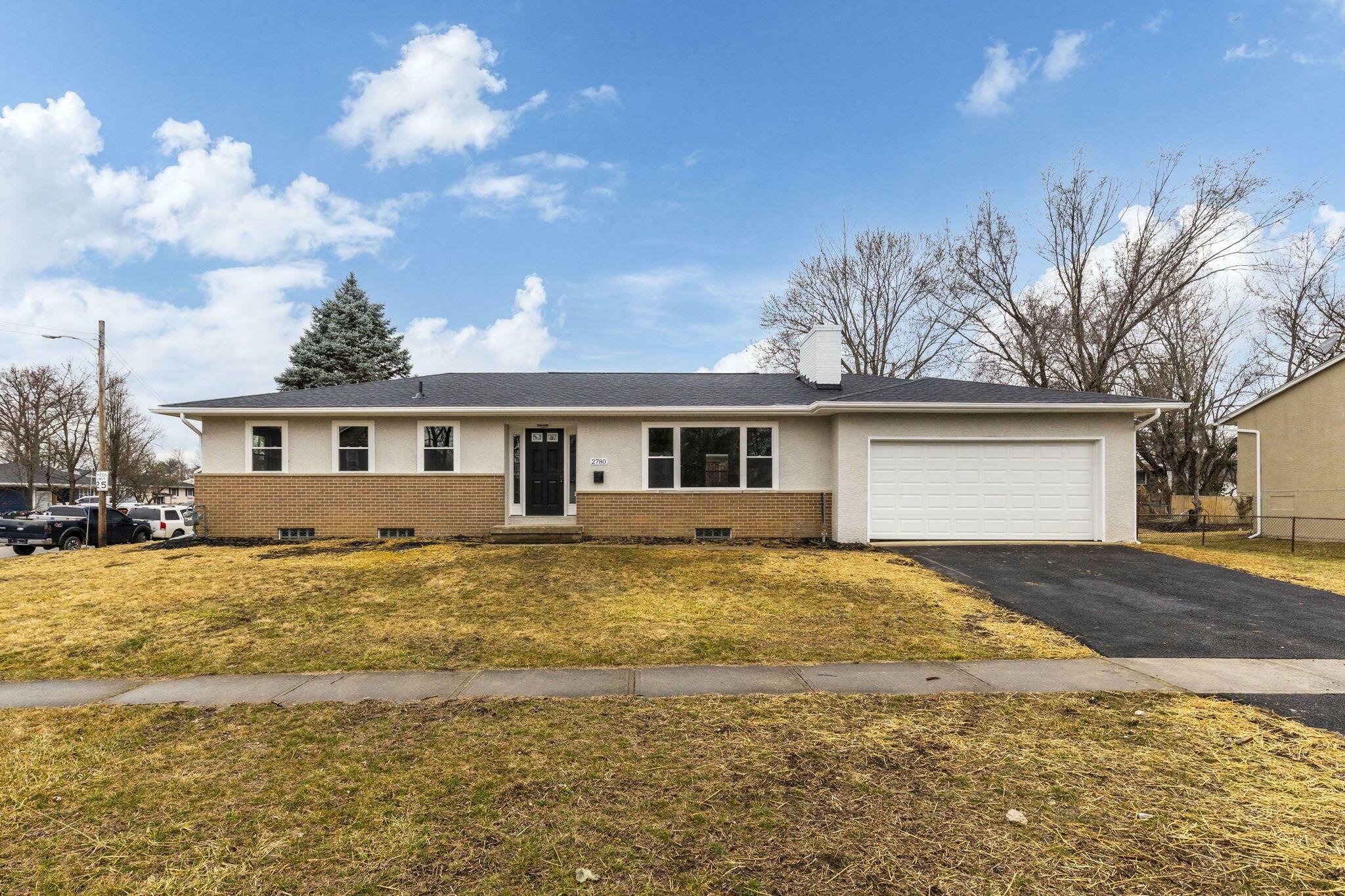 Property Photo: 2780 Roxbury Road OH 43219