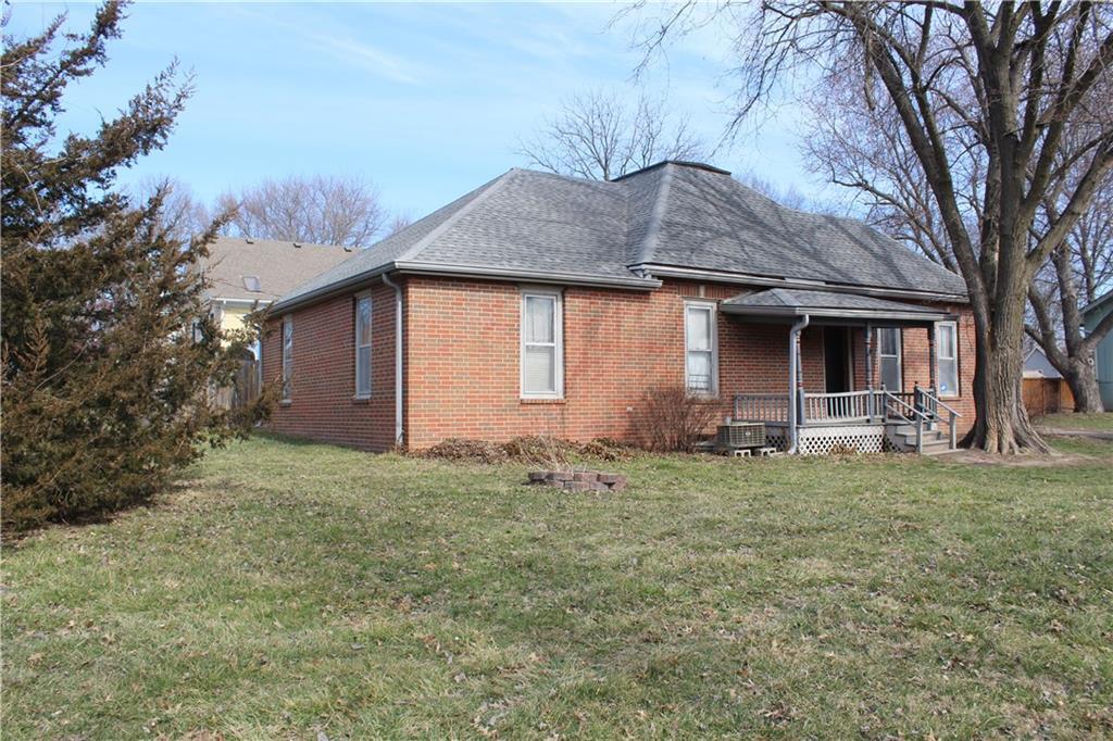 Property Photo: 100 NE 115th Street MO 64155