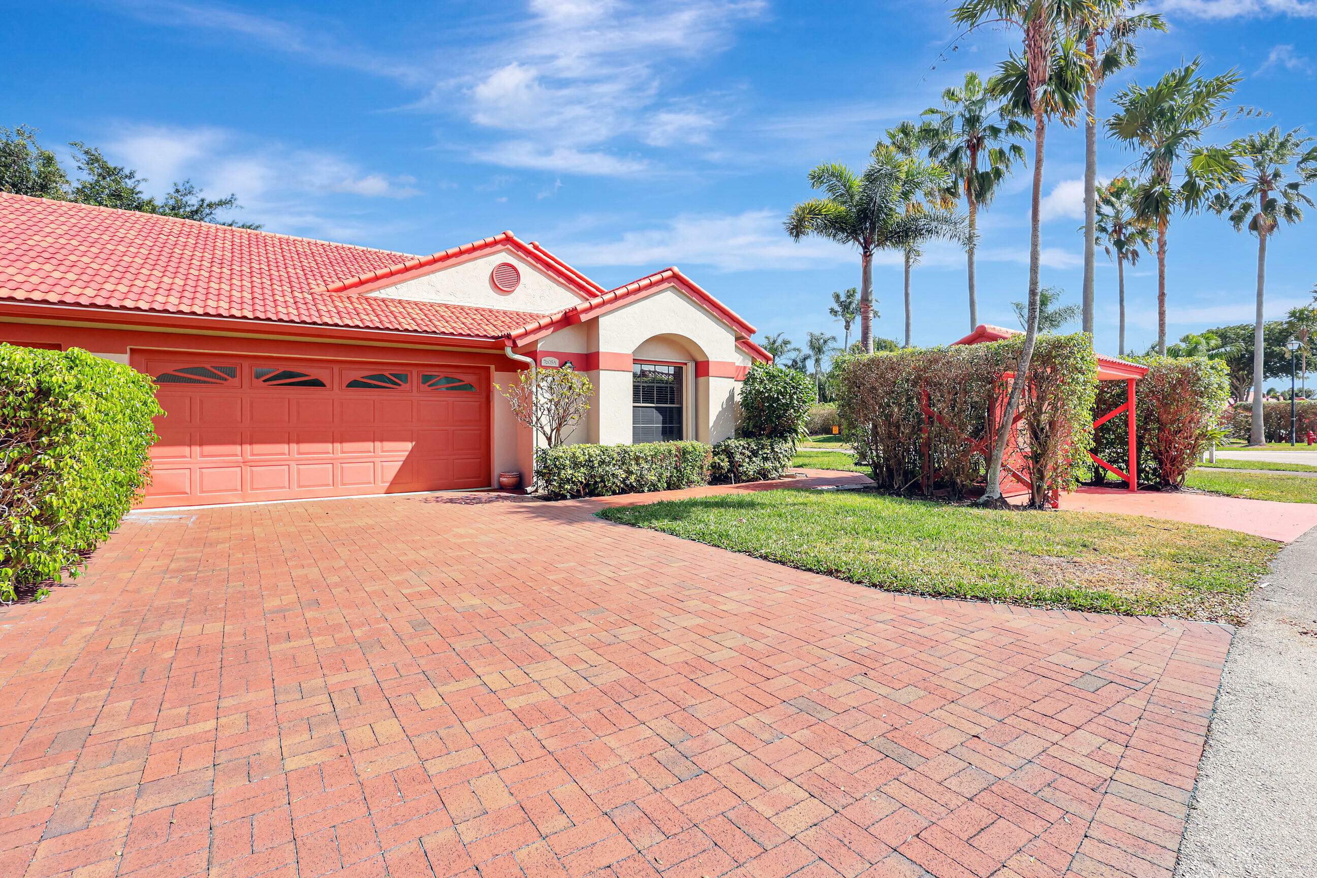 Property Photo:  7605 Lexington Club Boulevard A  FL 33446 