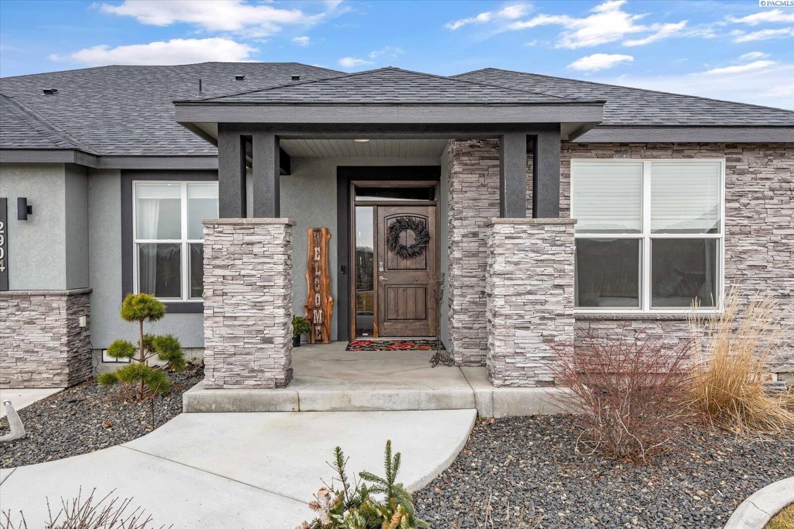 Property Photo: 2904 N Bermuda WA 99338