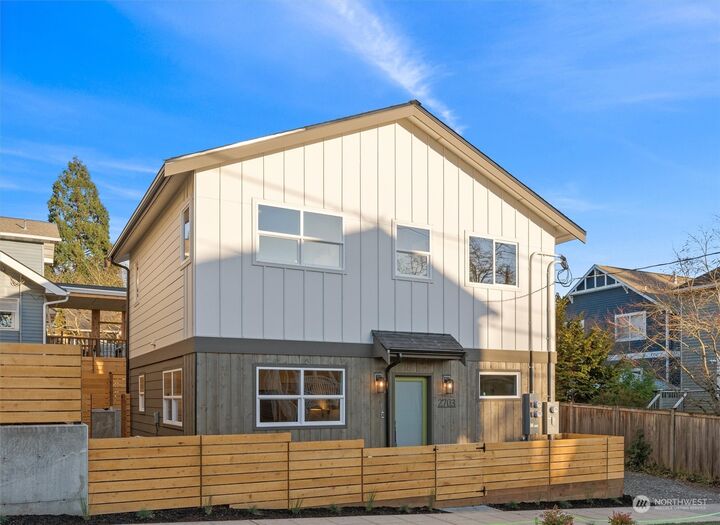 Property Photo:  2703 NE 54th Street  WA 98105 