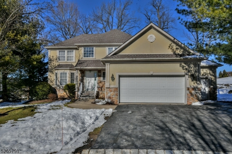 13 Red Oak Dr  Hardyston Twp. NJ 07419 photo