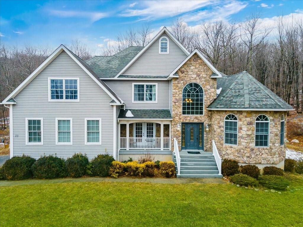 Property Photo: 10 Schneller Lane NY 12566