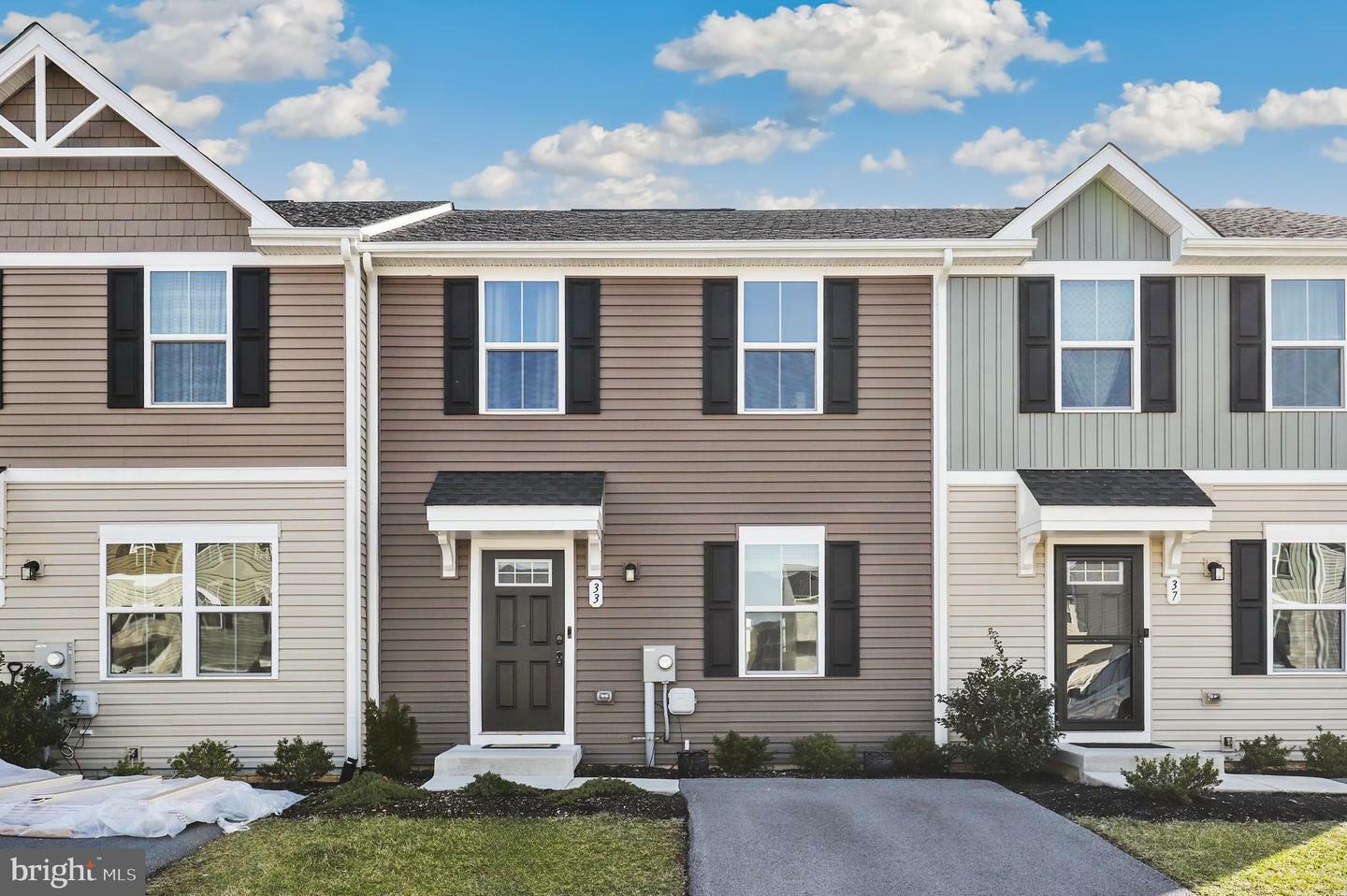 Property Photo: 33 Norcross Court WV 25403