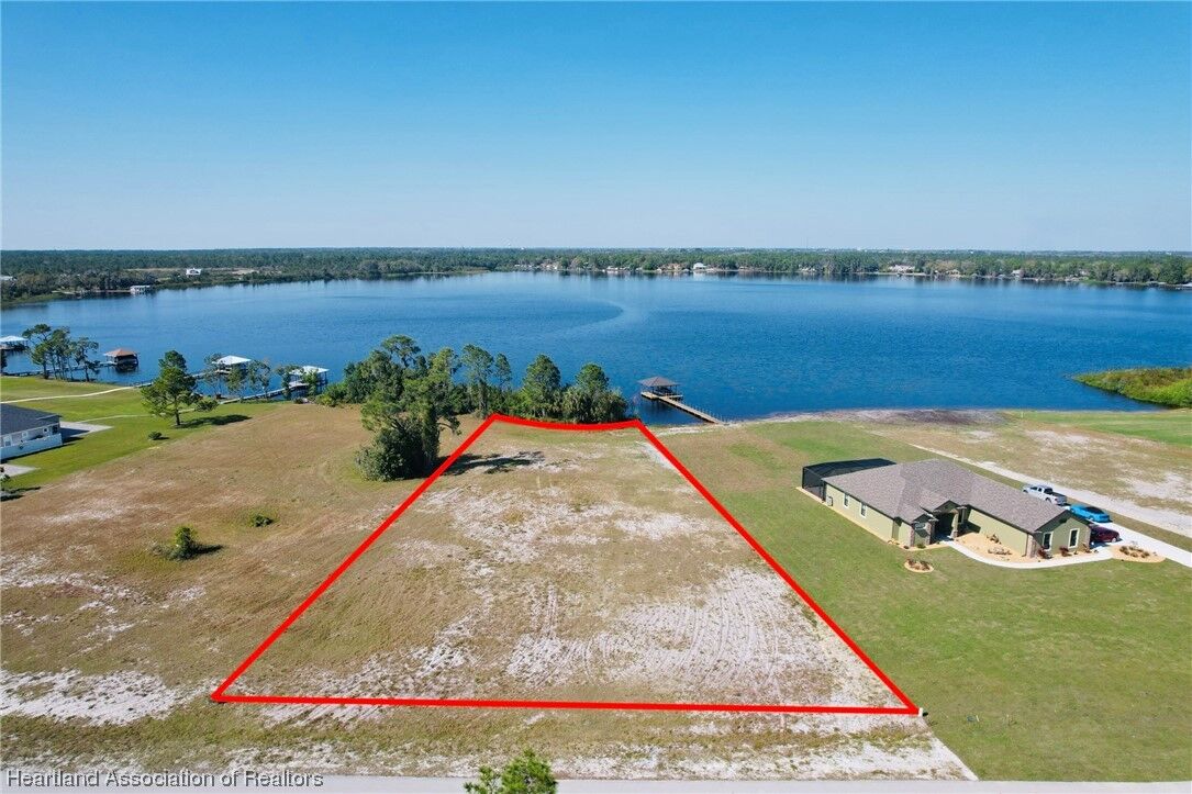 Property Photo: 4010 Camp Shore Drive FL 33875