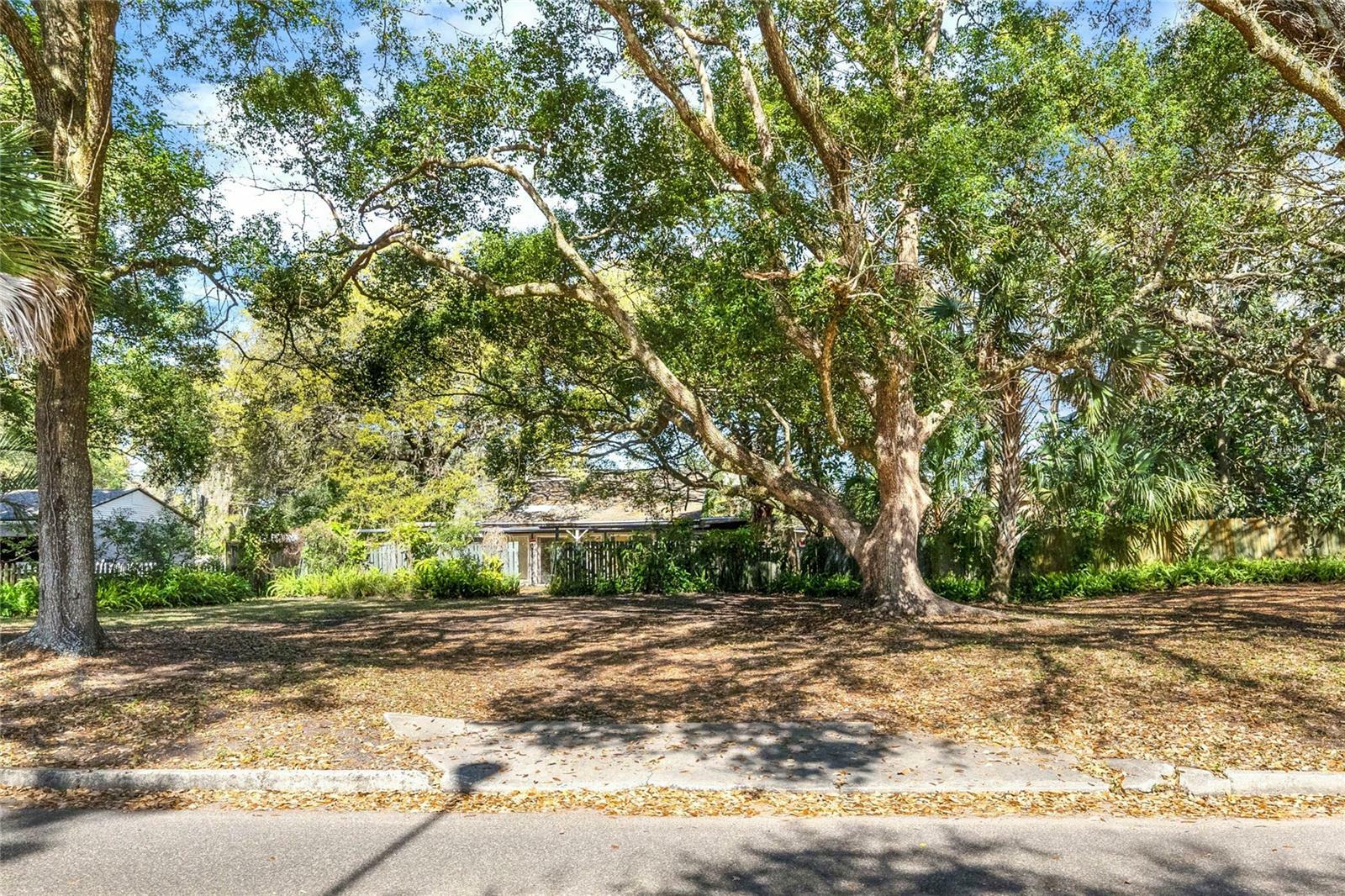 Property Photo:  2313 Loch Lomond Drive  FL 32792 