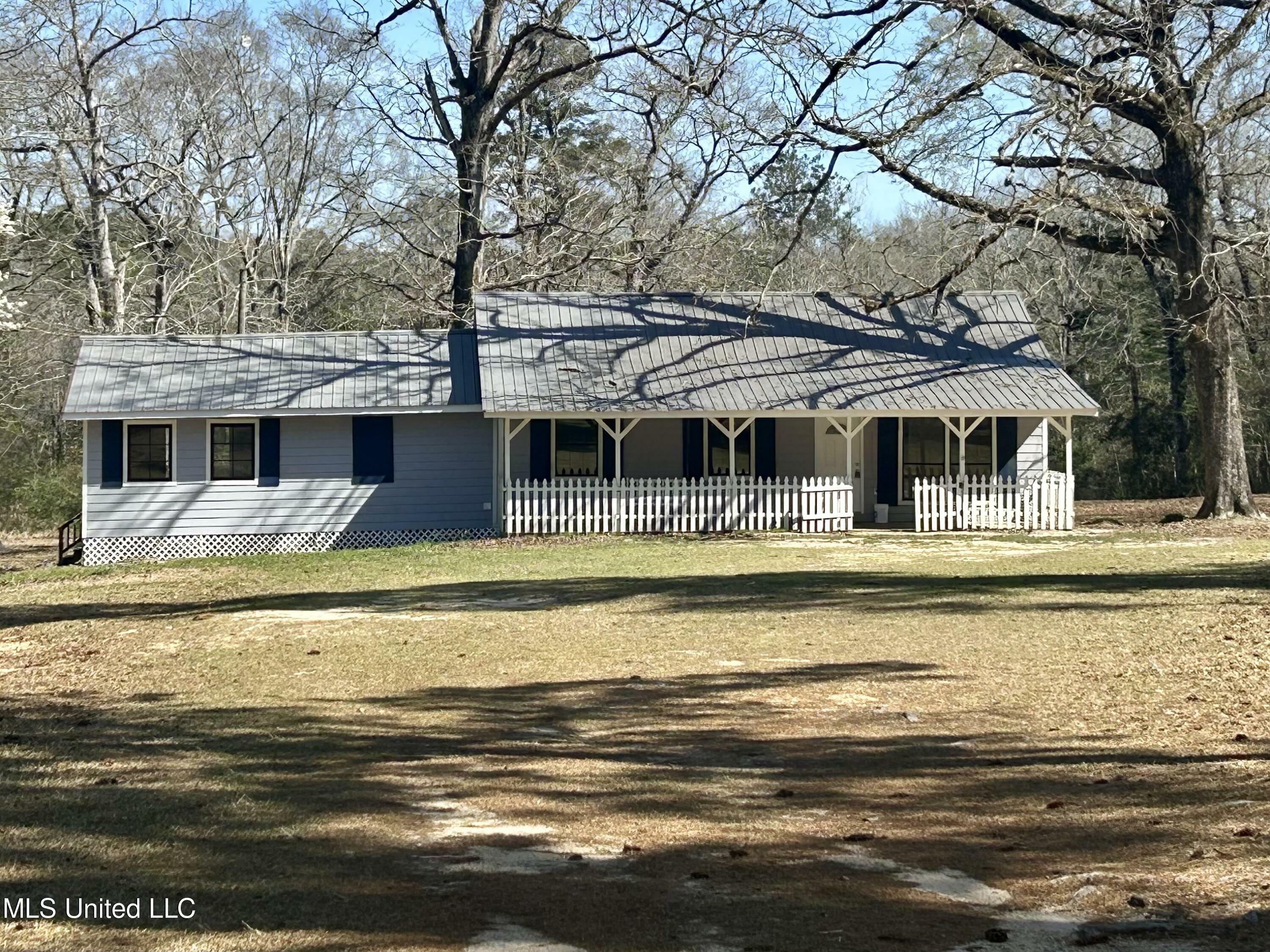 Property Photo:  19 Pine Trail Road  MS 39573 