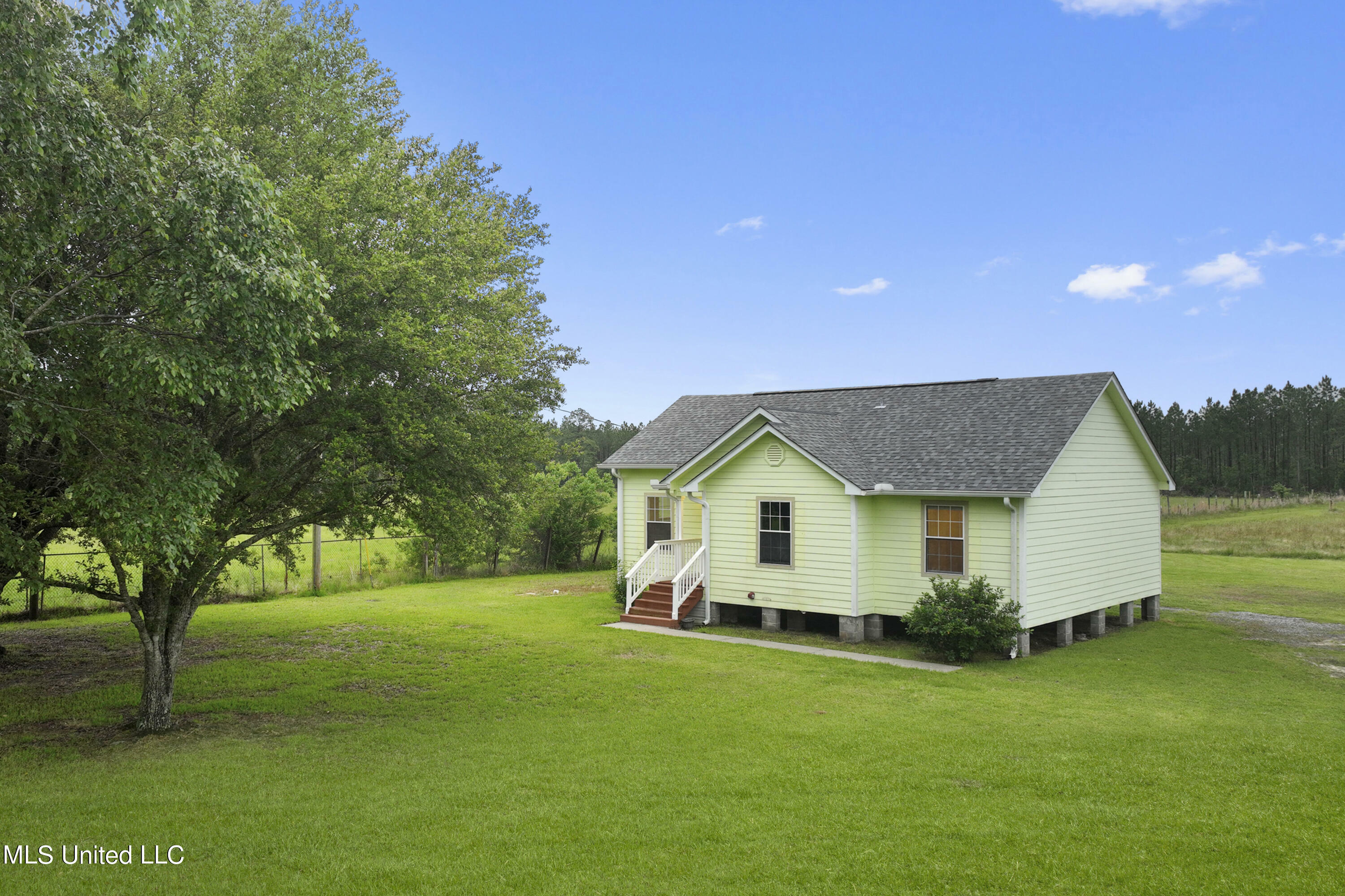 Property Photo:  29213 J P Ladner Road  MS 39571 