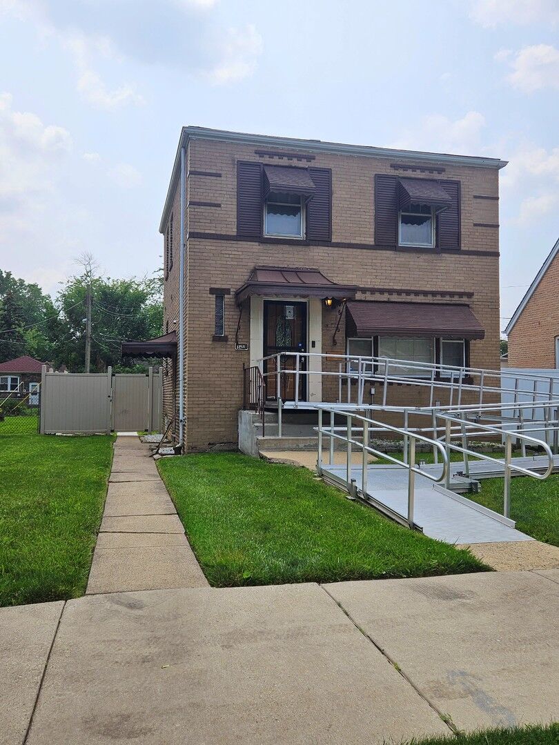 Property Photo:  1253 E 95th Place  IL 60628 