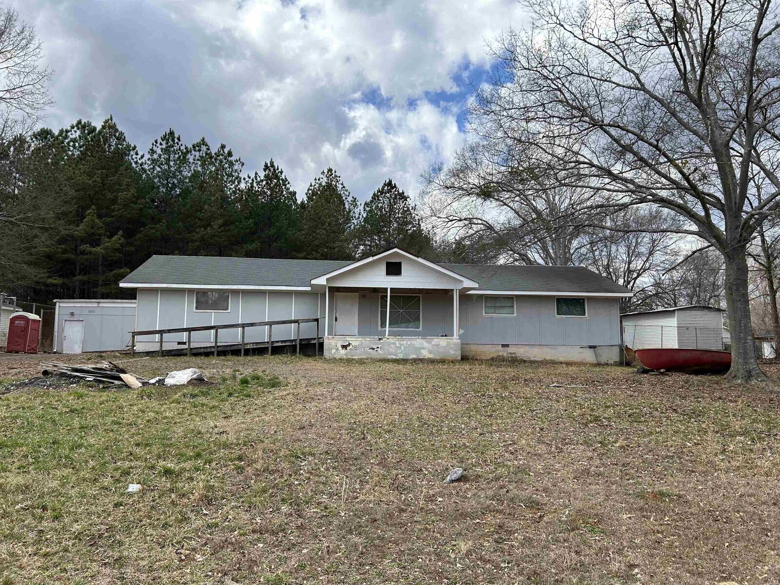 Property Photo: 100 Clary Drive SC 29303-7538