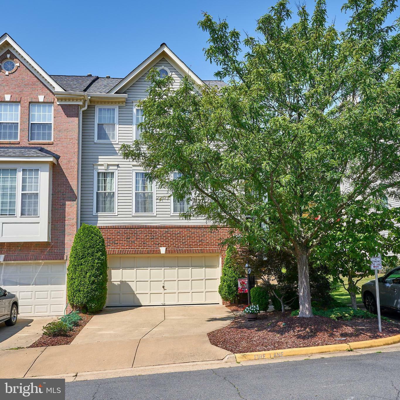 Property Photo:  21069 Roaming Shores Terrace  VA 20147 