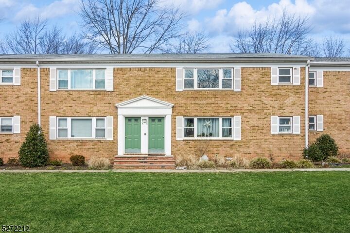 18 Judston St 8 B  Edison Twp. NJ 08837 photo