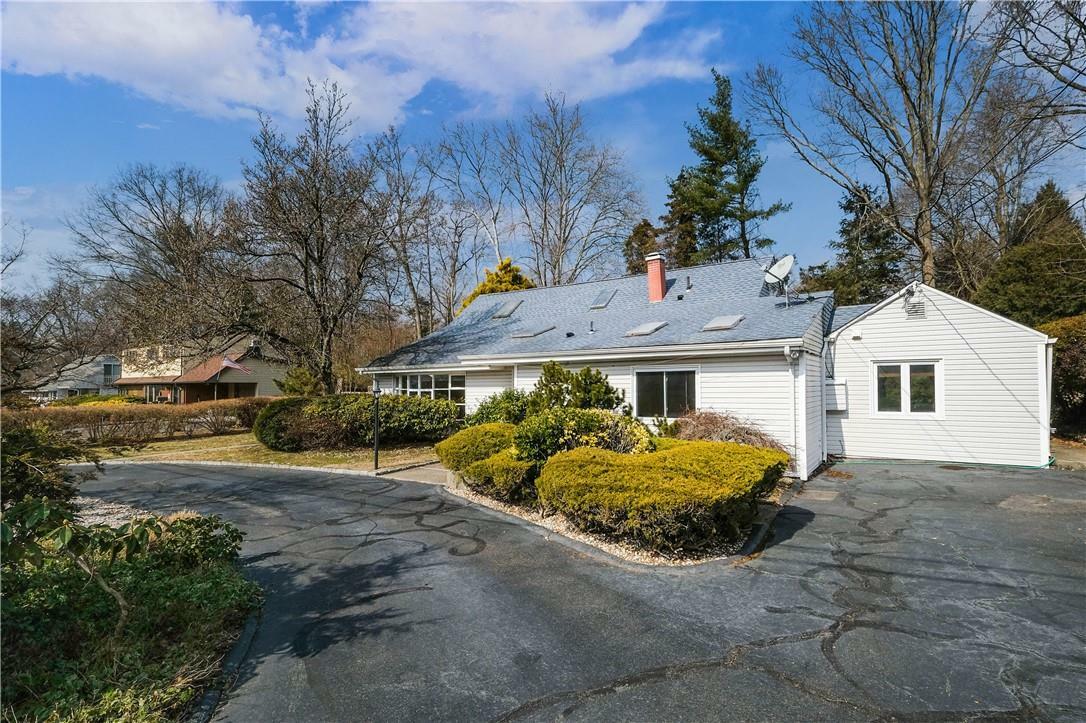 Property Photo:  30 Brook Lane  NY 10573 