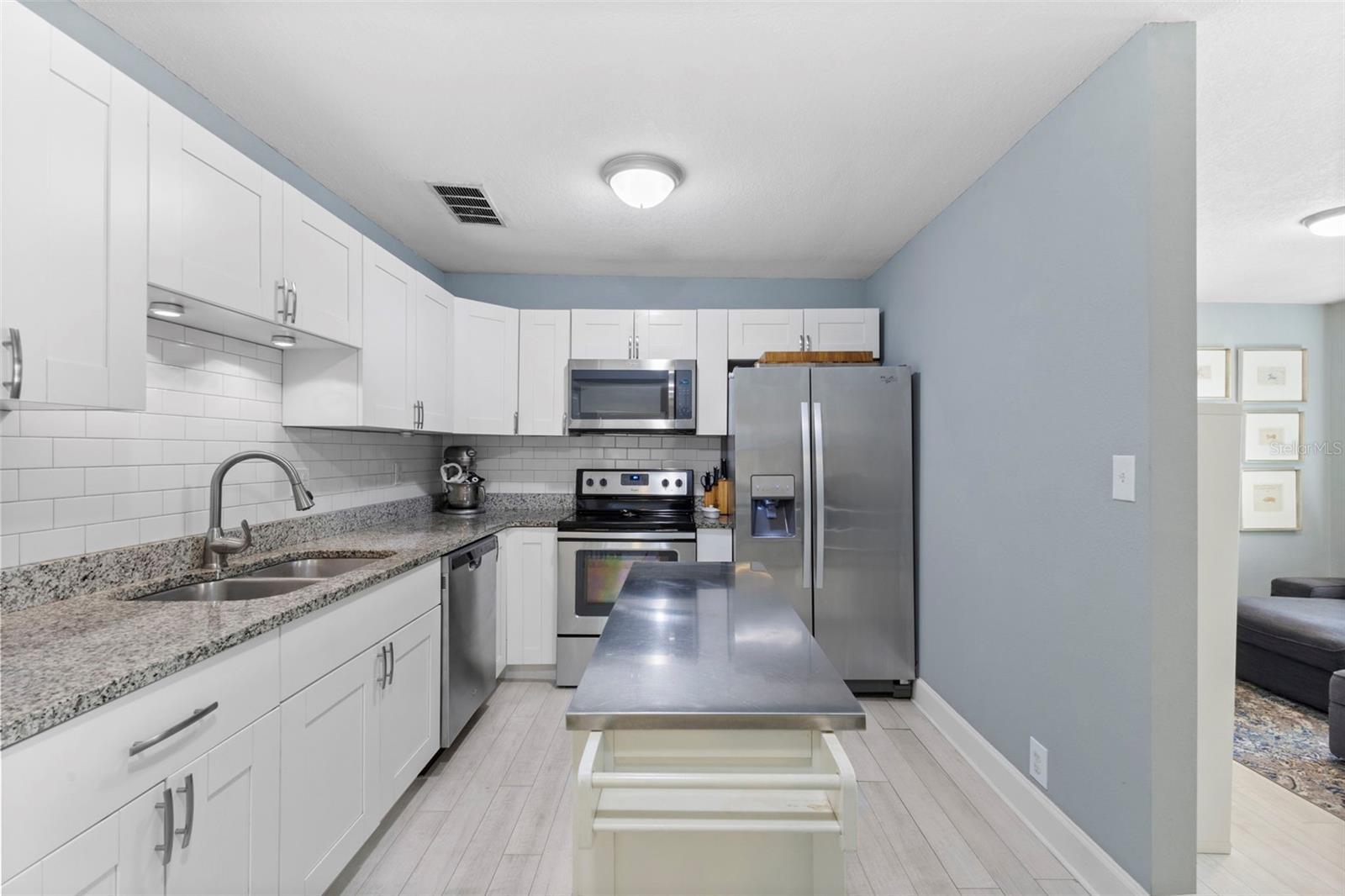 Property Photo: 2003 25th Avenue N FL 33713