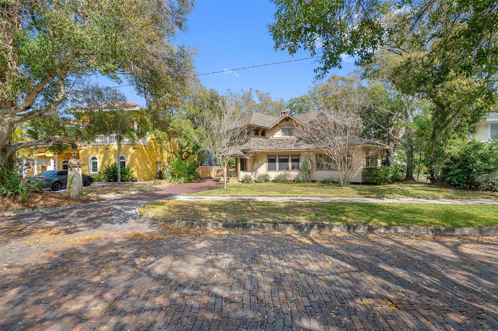 Property Photo:  903 Jungle Avenue N  FL 33710 