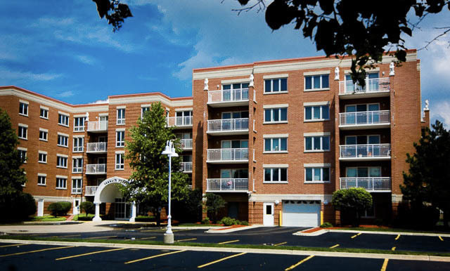 4655 N Cumberland Avenue 503  Norridge IL 60706 photo