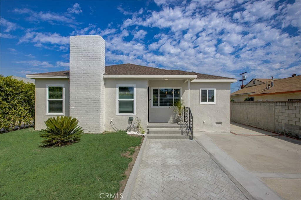 Property Photo:  6212 Cleon Avenue  CA 91606 