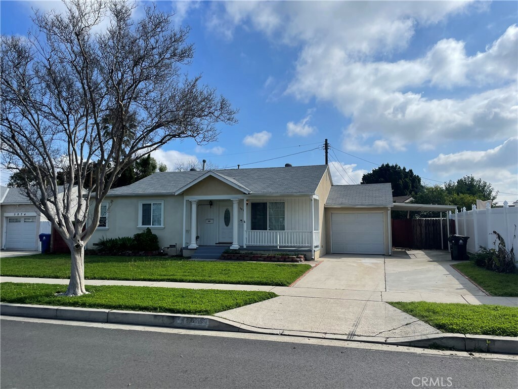 Property Photo:  5866 Zelzah Avenue  CA 91316 