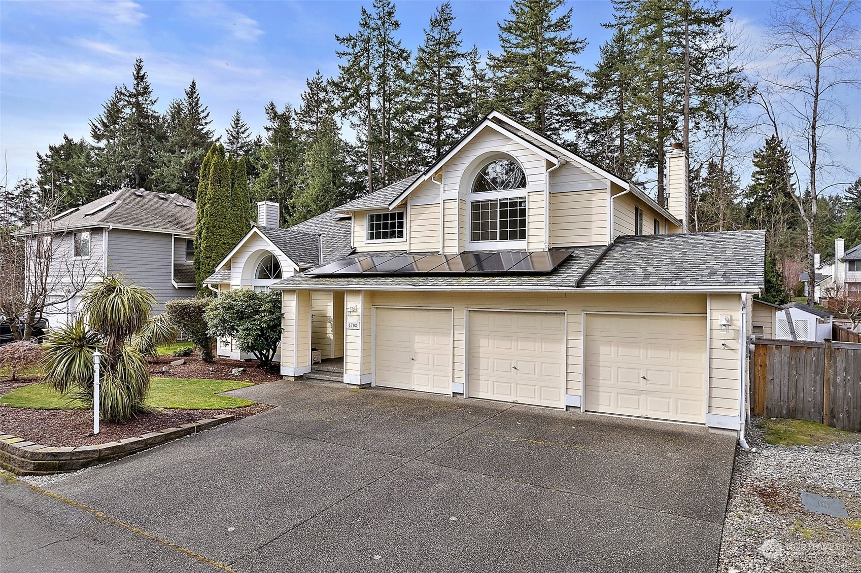 Property Photo: 5708 64th Avenue W WA 98467