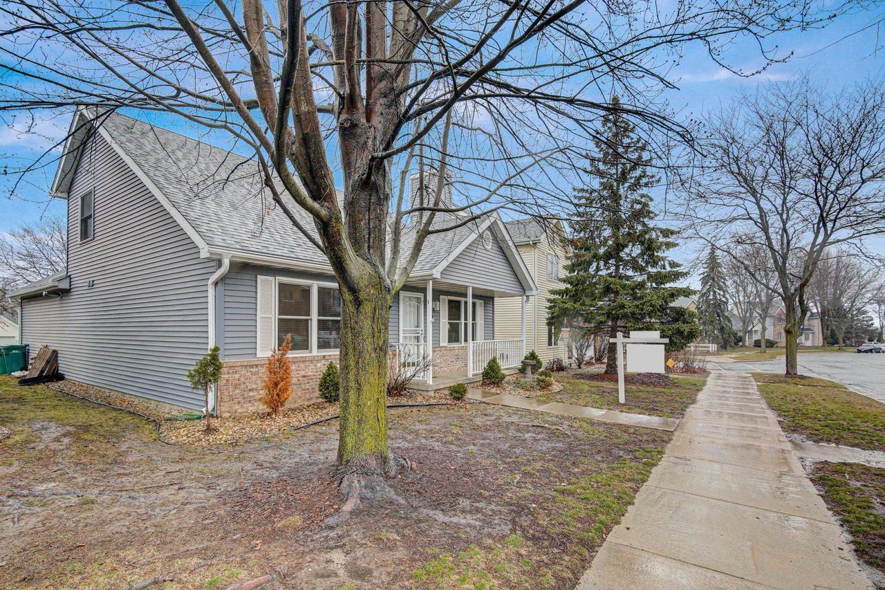 Property Photo:  310 Harbour Town Drive  WI 53717 