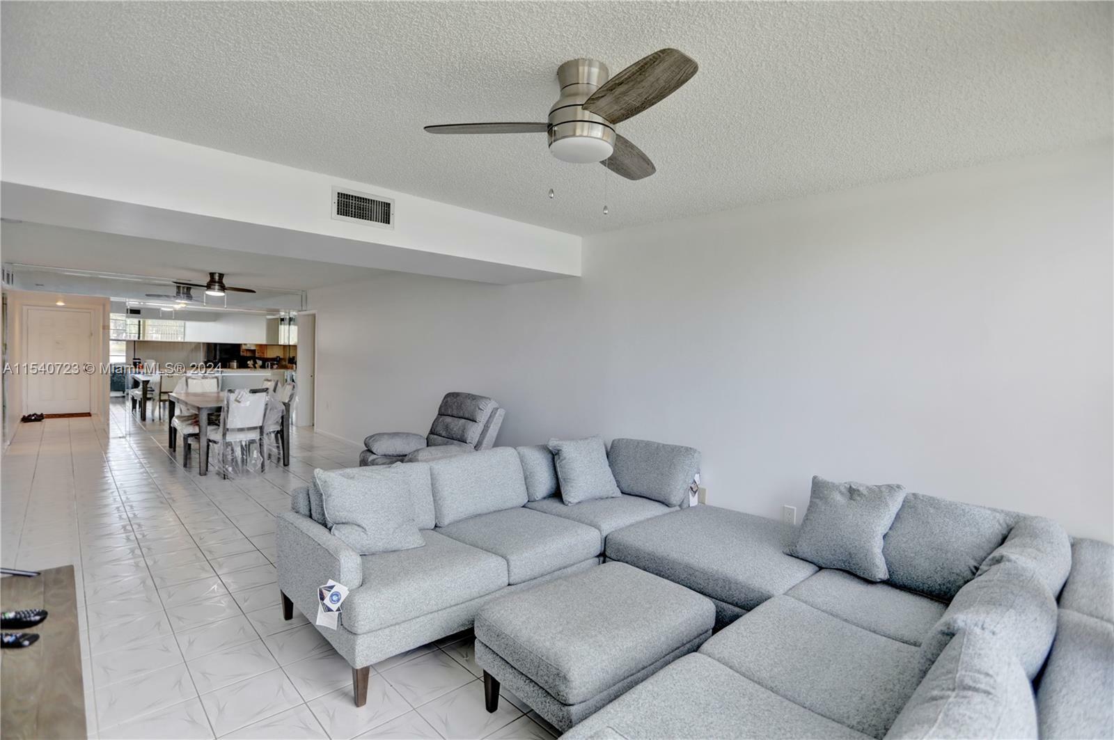 Property Photo:  1524 Whitehall Dr 102  FL 33324 