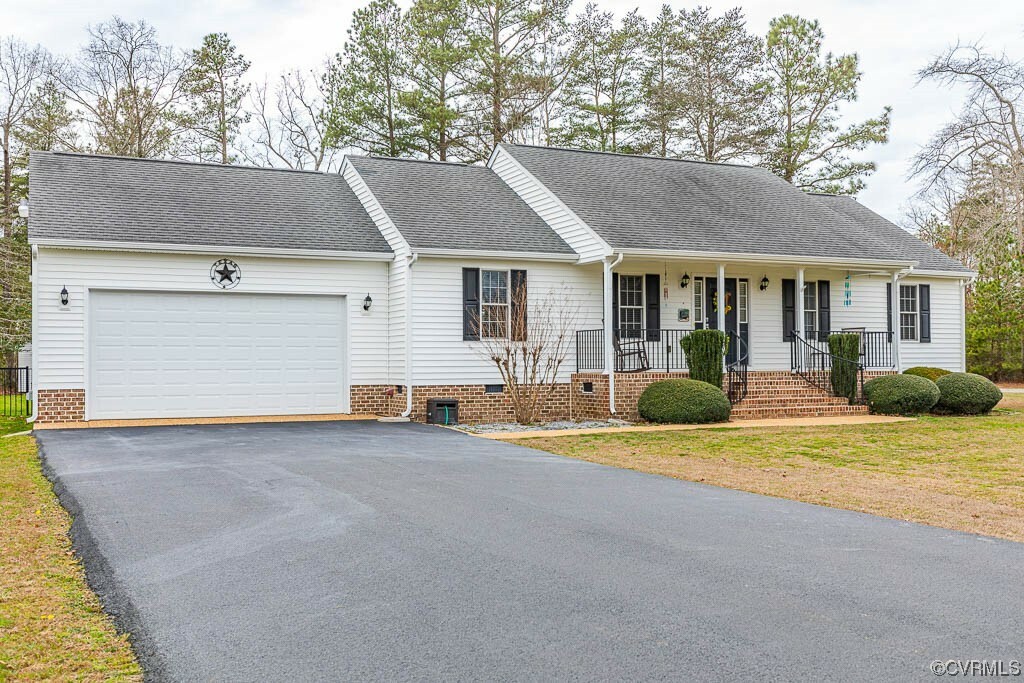 Property Photo: 214 Oak Ridge Court VA 23009