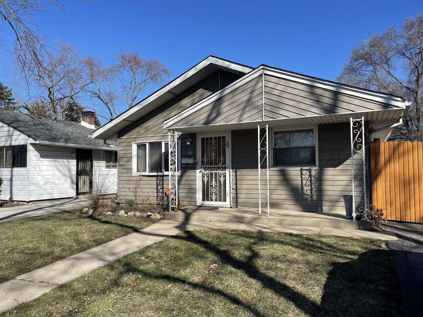 Property Photo:  15225 Dorchester Avenue  IL 60419 