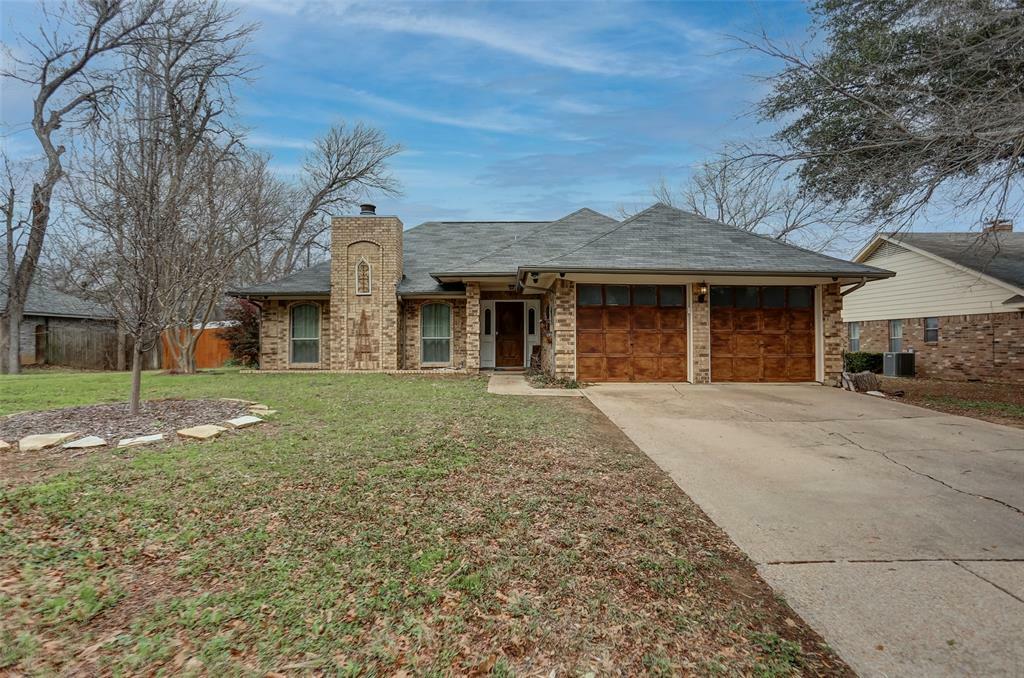 Property Photo:  129 NE Shady Oaks Drive  TX 76028 