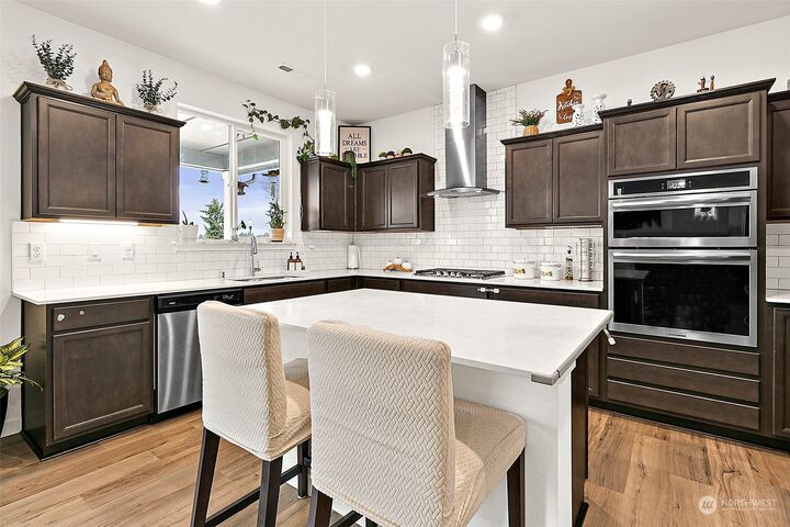 Property Photo: 11230 SE 245th Place WA 98030