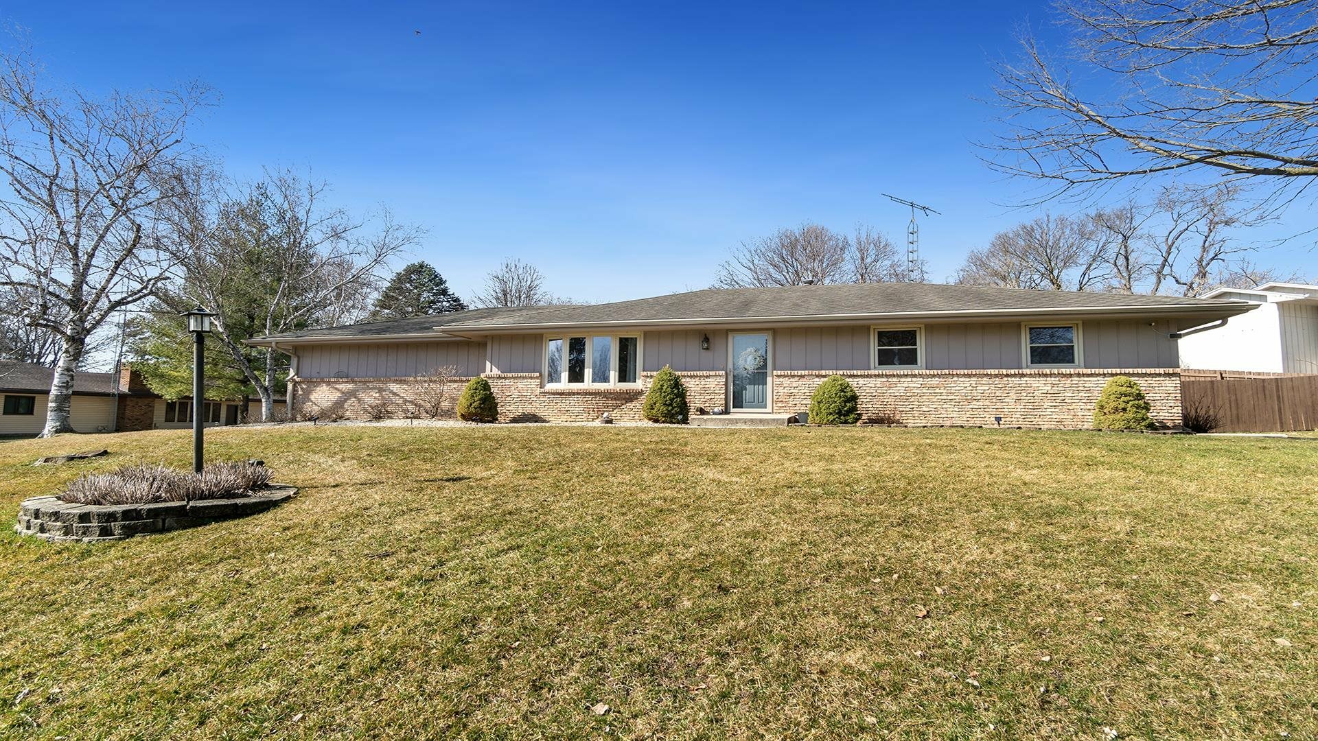 Property Photo:  1871 Valencia Drive  IL 61108 