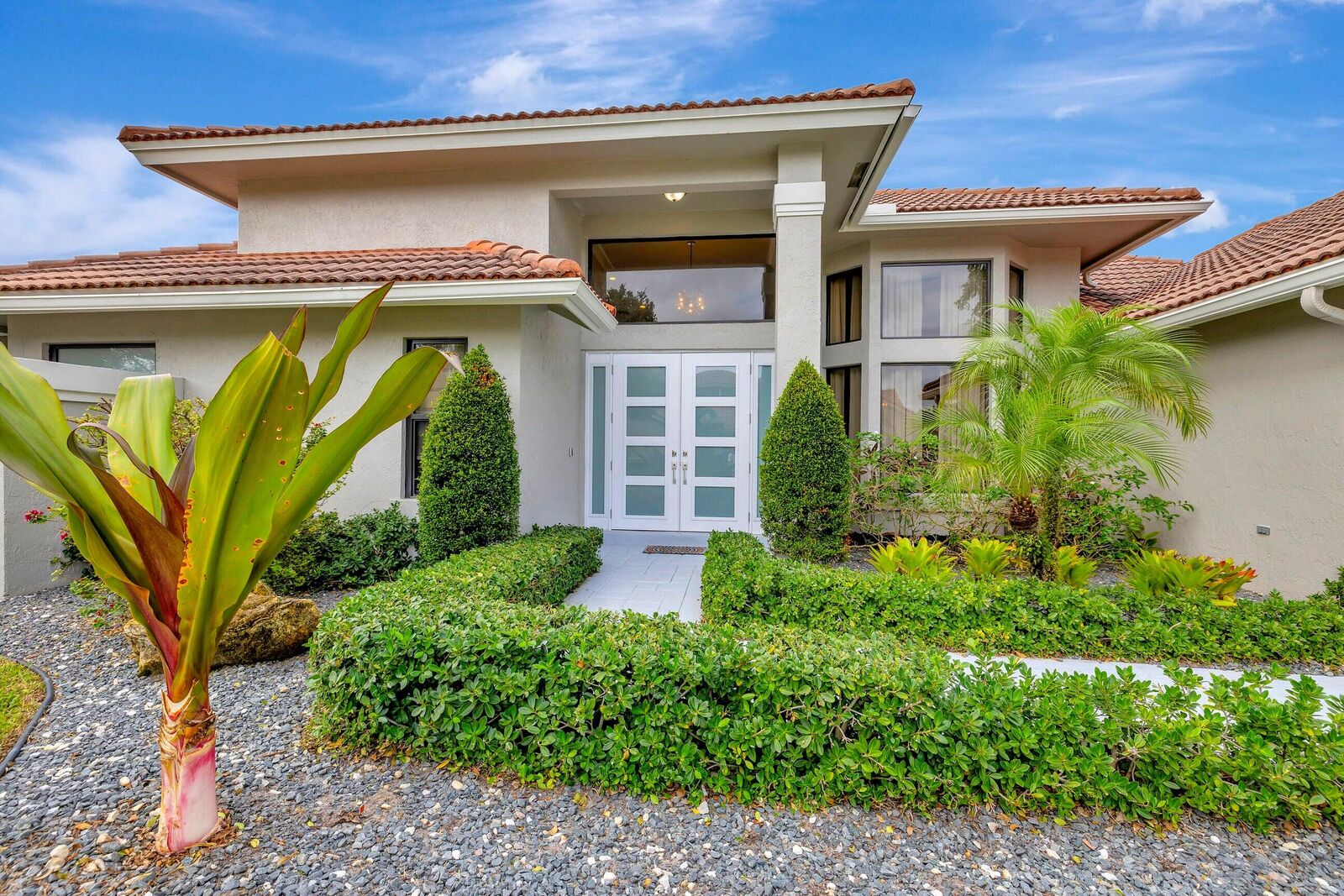 Property Photo: 4875 Hunters Way FL 33434