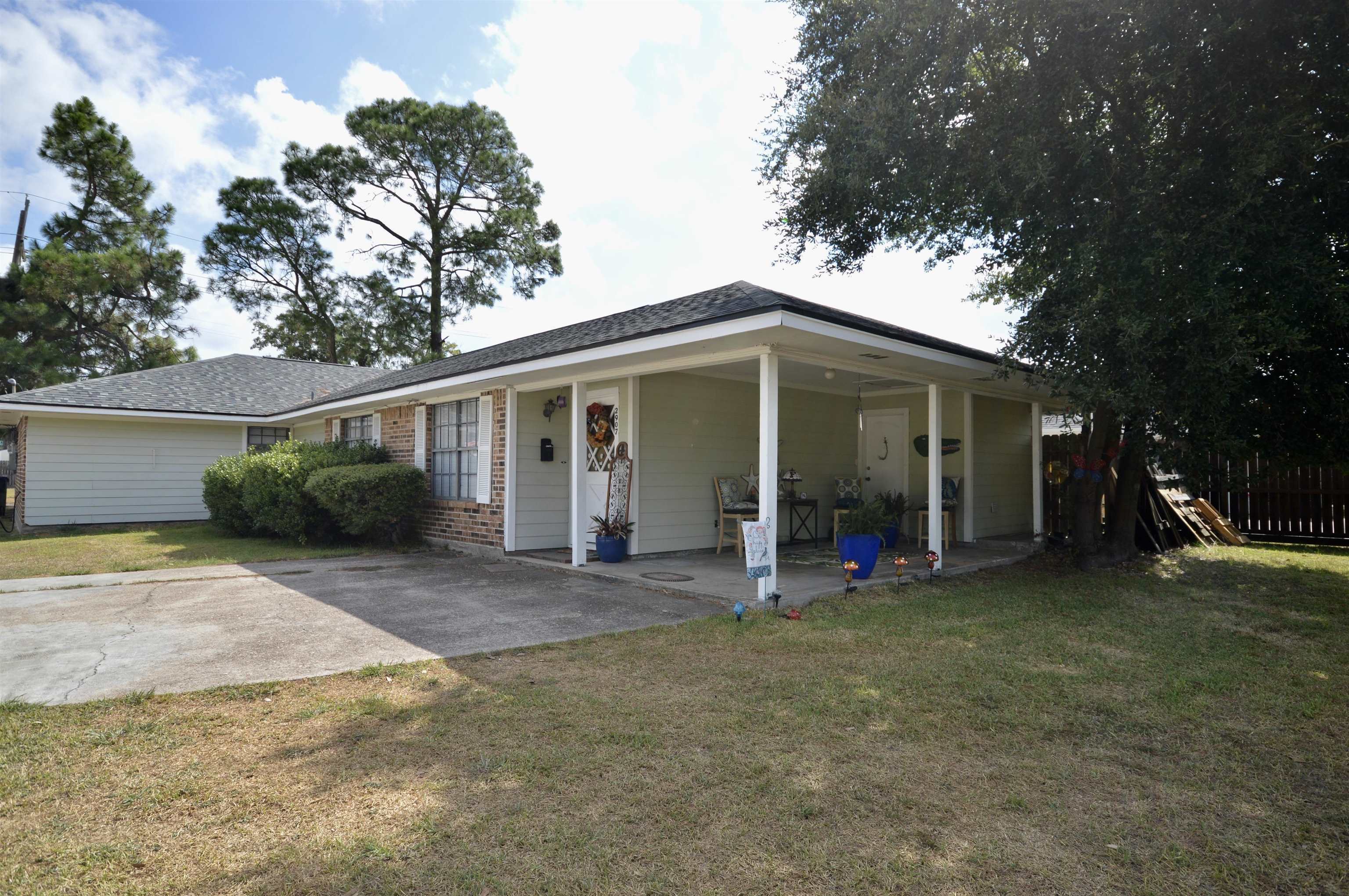 Property Photo:  904 S 29th St.  TX 77627 