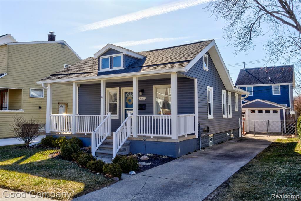 Property Photo:  614 E University Avenue  MI 48067 1933 