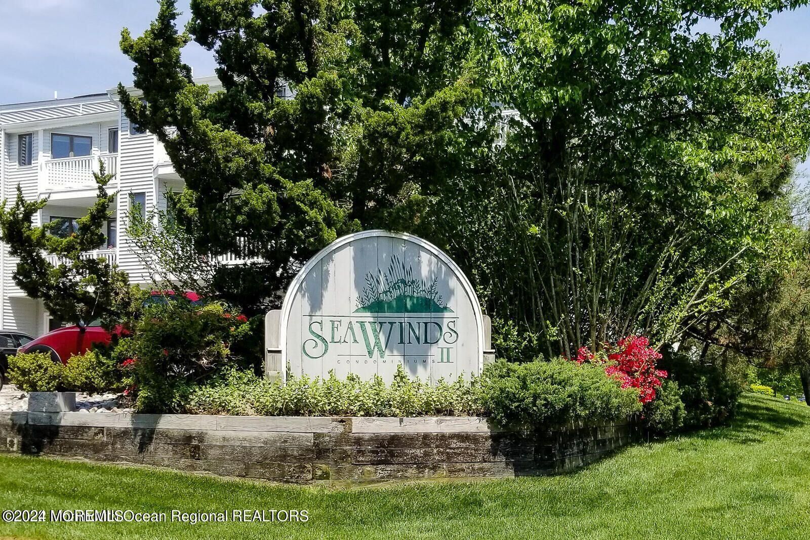 Property Photo:  9 Navesink Court  NJ 07740 