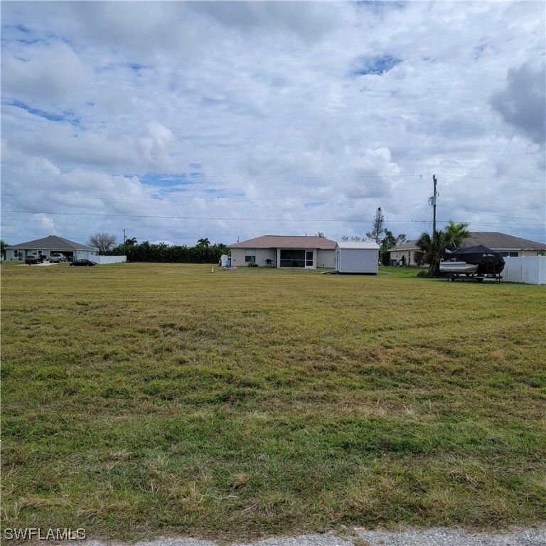 Property Photo:  2023 NE 9th Place  FL 33909 