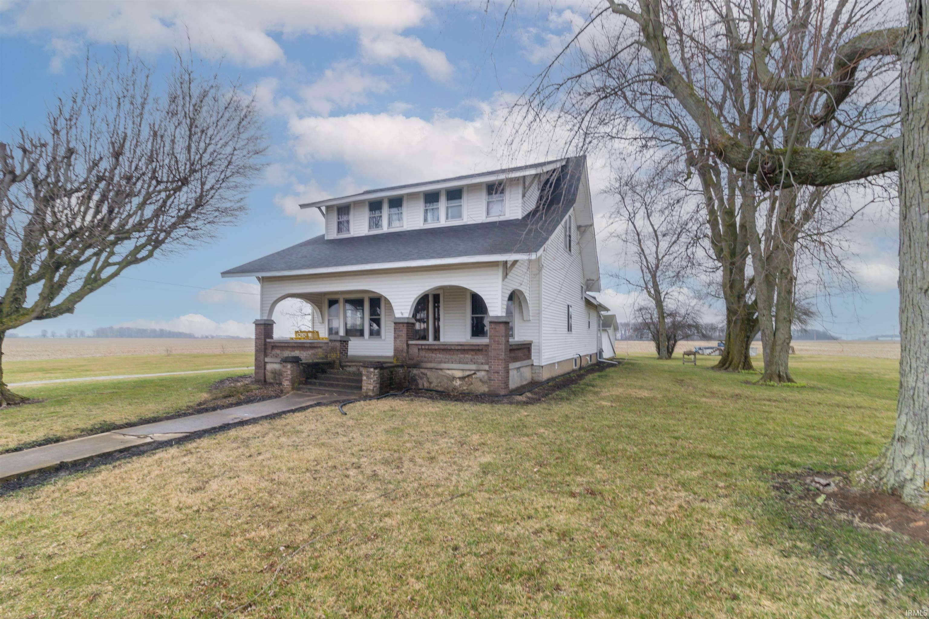 Property Photo:  4067 E County Road 500  IN 47362-9514 