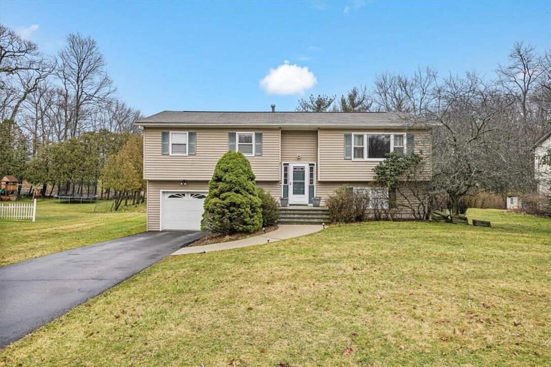 Property Photo:  7 Van Buren Court  NY 10930 