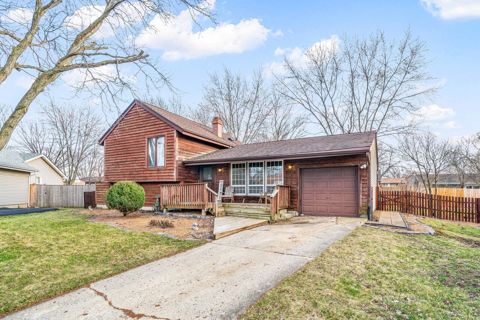 Property Photo:  225 Kedvale Court  IL 60440 