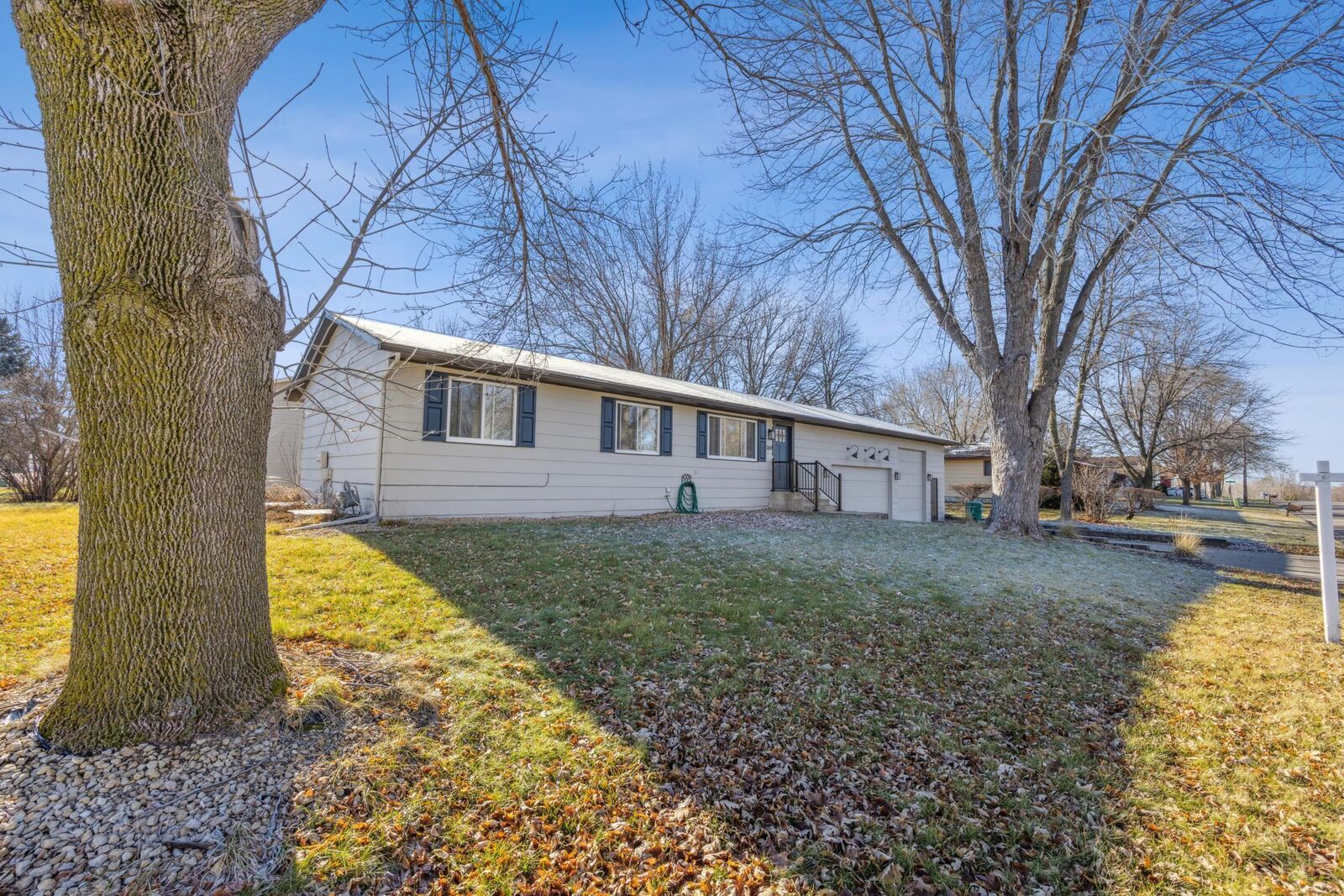 Property Photo:  309 Cottonwood Avenue NE  MN 55376 