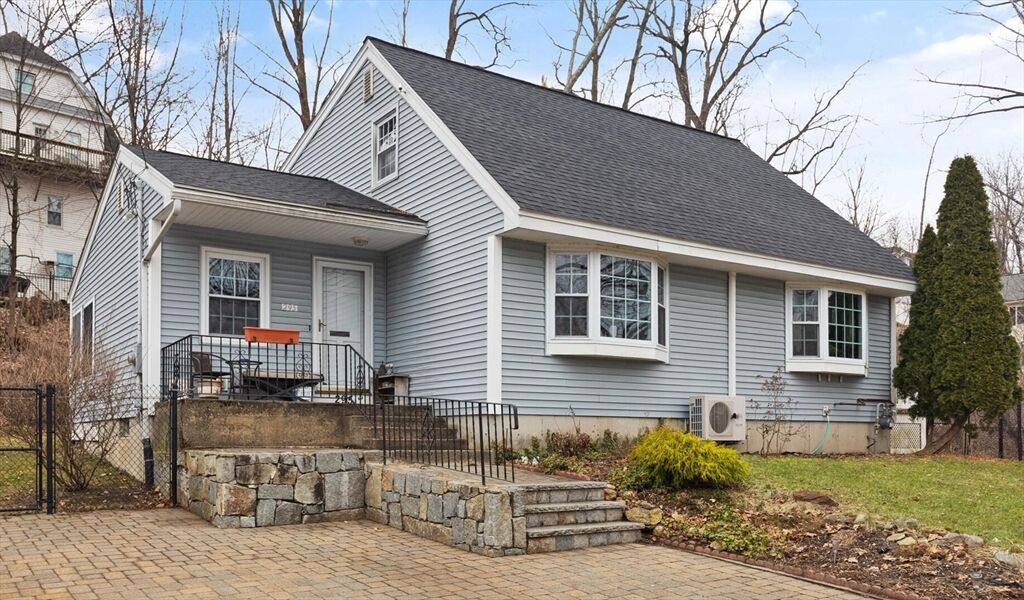 Property Photo:  295 Stackpole St  MA 01852 